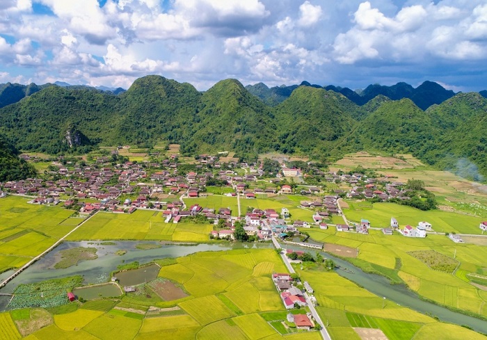 Khung cảnh yên bình tại làng du lịch cộng đồng Quỳnh Sơn khi du lịch bắc sơn lạng sơn