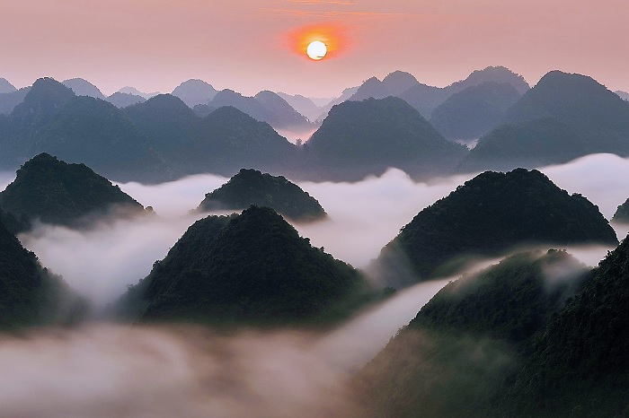 Du lịch Bắc Sơn Lạng Sơn trekking đỉnh Nà Lay bình yên mà không kém phần hùng vỹ