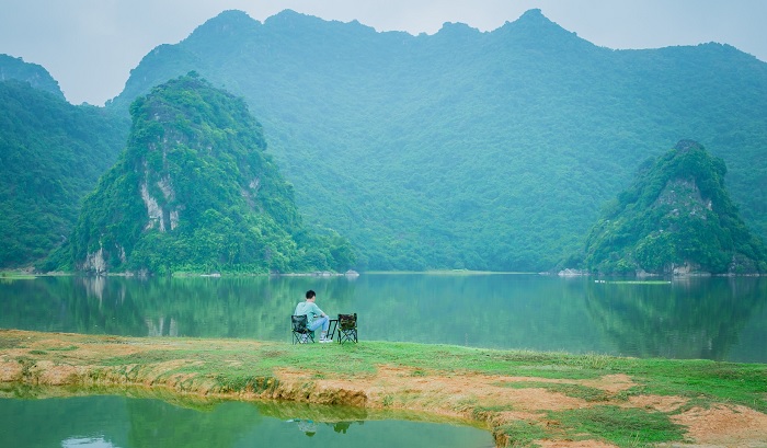Hồ Tuy Lai cách trung tâm TP Hạ Long hơn 40km