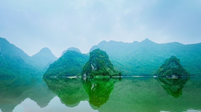 Khung cảnh như Vịnh Hạ Long thu nhỏ của hồ Tuy Lai