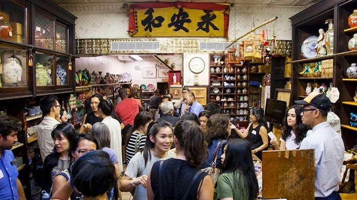 Wing on Wo & Co là điểm bán gốm sứ nổi tiếng với những du khách khám phá khu phố Tàu ở Manhattan