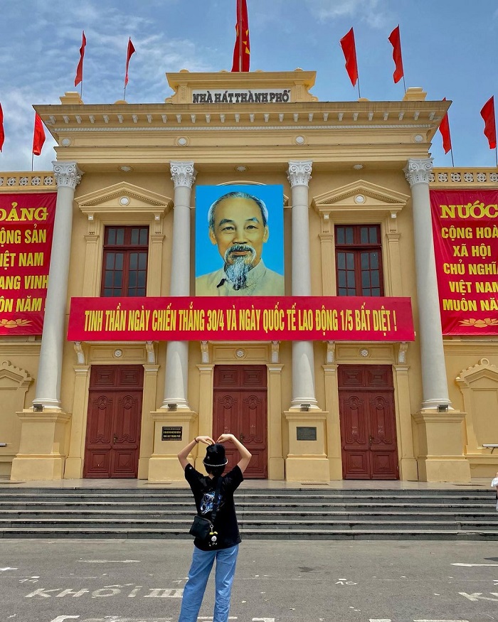 Nhà hát thành phố là điểm du lịch gần sân bay Cát Bi Hải Phòng 