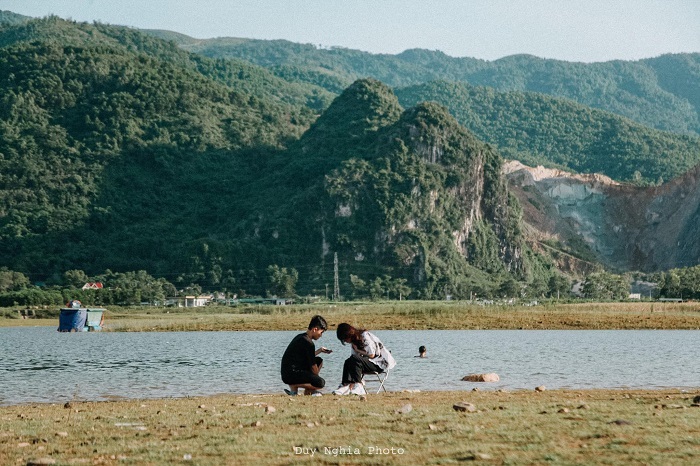 Khung cảnh mộng mơ tại hồ Đồng Chanh cách Hồ Dụ Hòa Bình không xa