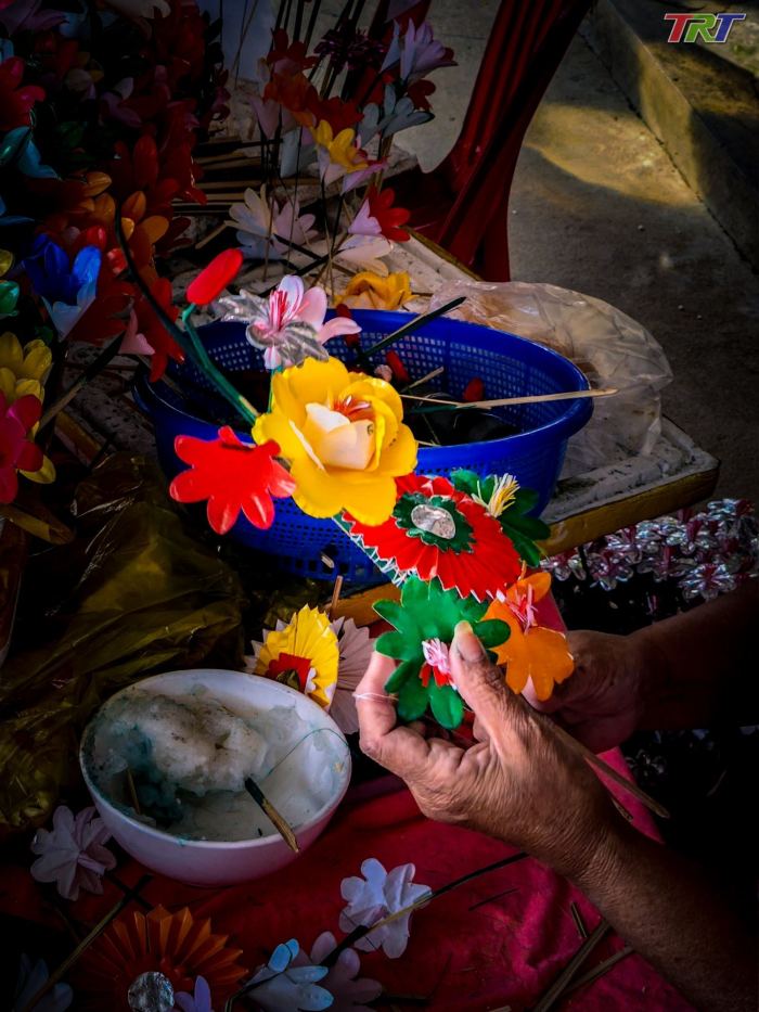 làng hoa giấy Thanh Tiên Huế 