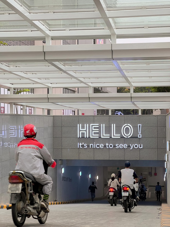 Lotte Mall Tây Hồ có khu để xe rộng rãi, giá vé hợp lý