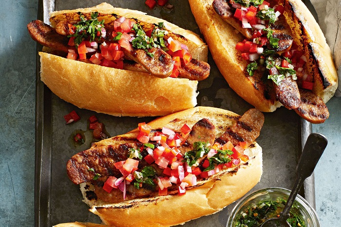 Choripan sẽ mang đến cho bạn hương vị tuyệt vời của một trong những món ăn nên thử ở Argentina