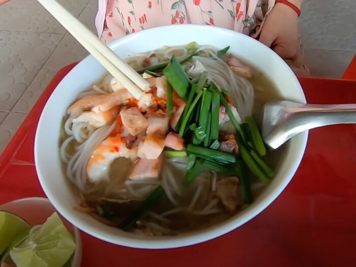 Quán bún nước lèo nổi tiếng ở Sóc Trăng - Quán bún nước lèo Cây Nhãn