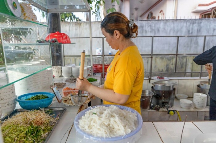 Quán bún nước lèo nổi tiếng ở Sóc Trăng - Quán bún nước lèo Cá Đồng