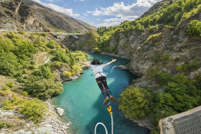 Du khách yêu mạo hiểm nhất định không thể bỏ qua nhảy bungee – trải nghiệm thú vị nhất Queenstown