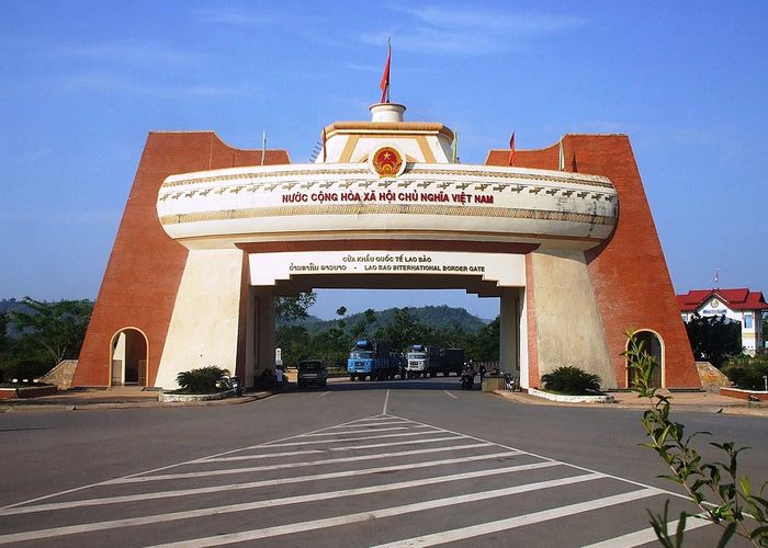 Trải nghiệm mua sắm trong khu chợ biên giới tại cửa khẩu Lao Bảo