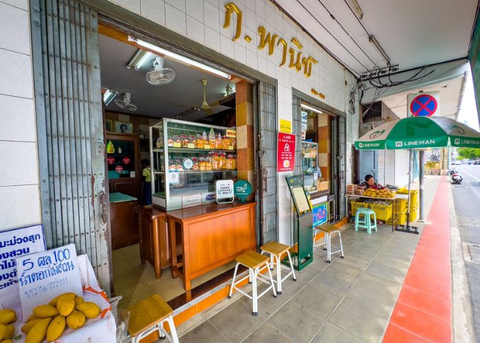 Quán xôi xoài ngon tại Thái Lan K. Panich được Michelin vinh danh