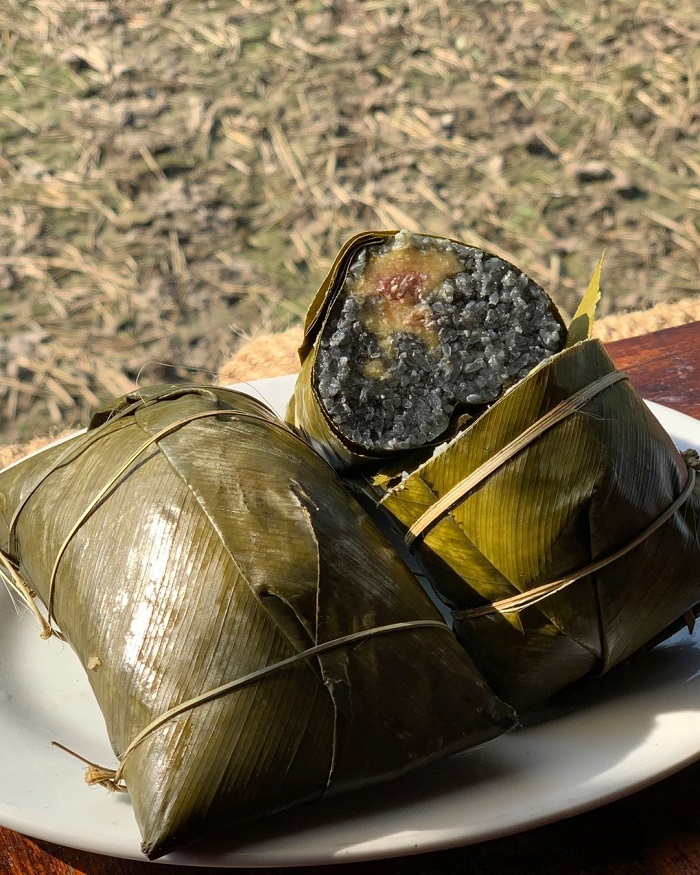 Bánh chưng đen Tây Bắc là món ăn đặc sản