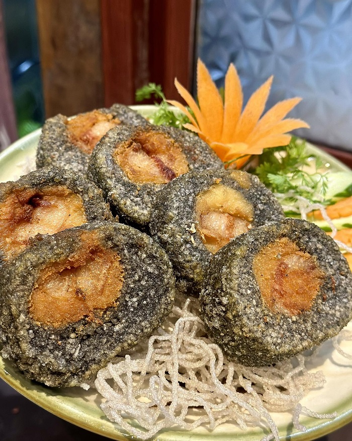 Bánh chưng đen Tây Bắc có nhân đậu xanh