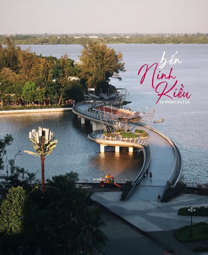 Du lịch Bến Ninh Kiều Cần Thơ nằm ngay vị trí trung tâm thành phố