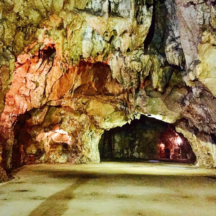 Hang Mỏ Luông Hòa Bình khá dễ tiếp cận