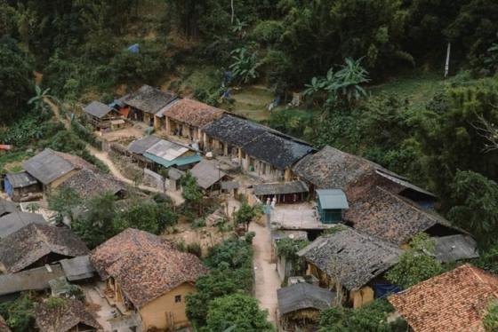 Ghé thăm làng cổ Thiên Hương Hà Giang đẹp cổ kính như bước ra từ tranh