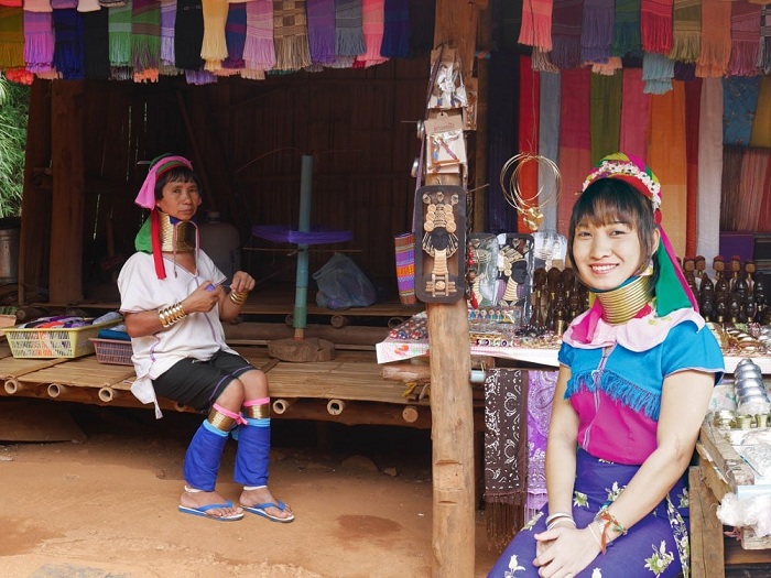 Làng Người Cổ Dài Ở Chiang Mai