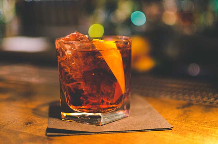 Negroni - thức cocktail cổ điển đơn giản nhưng mang lại hương vị đầy ấn tượng.