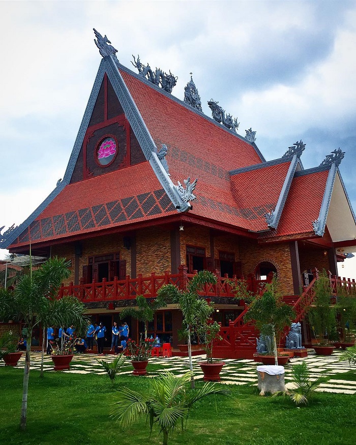 chùa Di Đà Bảo Lộc