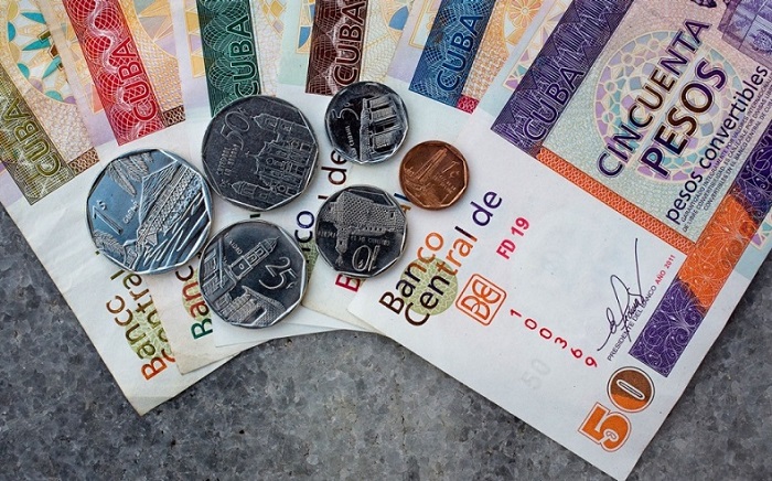 Lưu ý khi đi du lịch Cuba là đất nước này sử dụng 2 loại tiền tệ