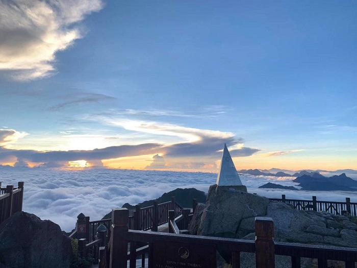 Săn mây trên đỉnh Fansipan ở Sapa