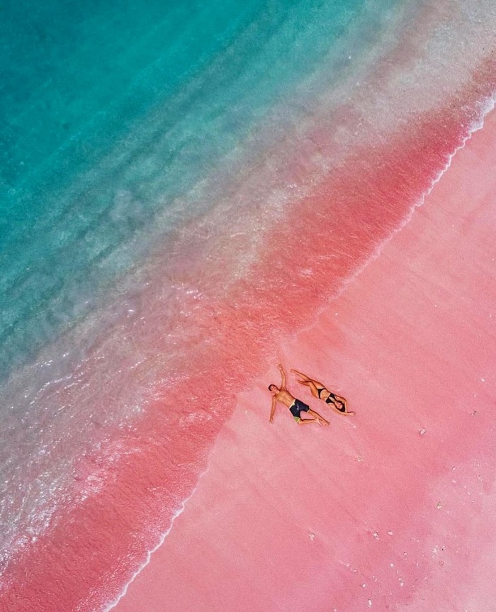 bãi biển màu hồng ở Hy Lạp