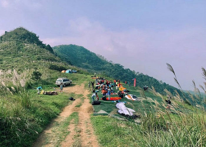 nhảy dù đồi bù: Quãng đường lên đây khá phức tạp, nếu không phải tay lái cứng thì khó có thể tự tìm và đi được lên đây.