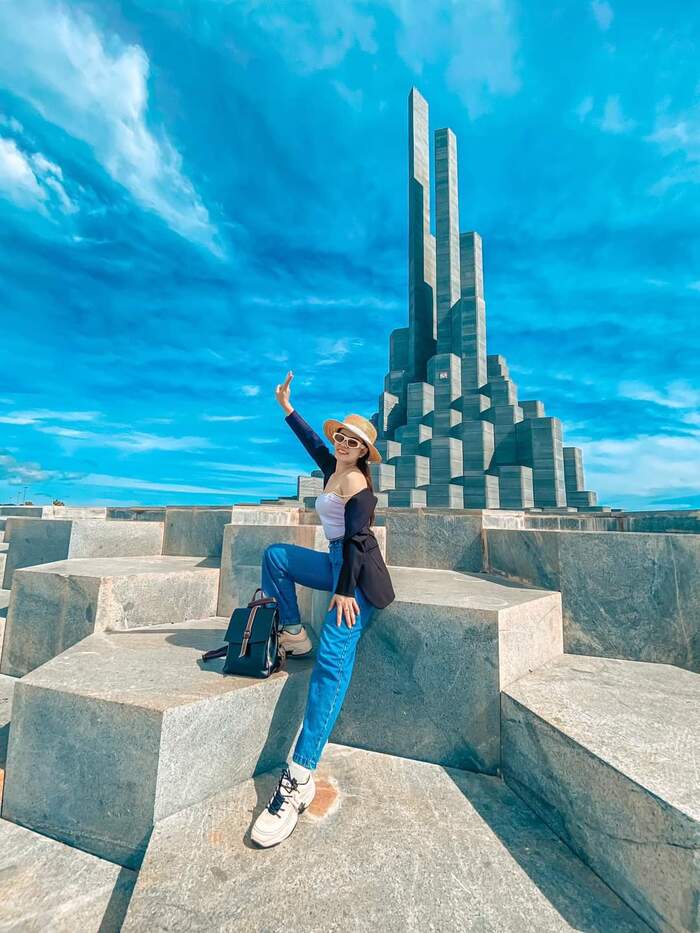 Ghé thăm tháp Nghinh Phong Phú Yên – Tọa độ sống ảo ‘quốc dân’ mới tại xứ Nẫu