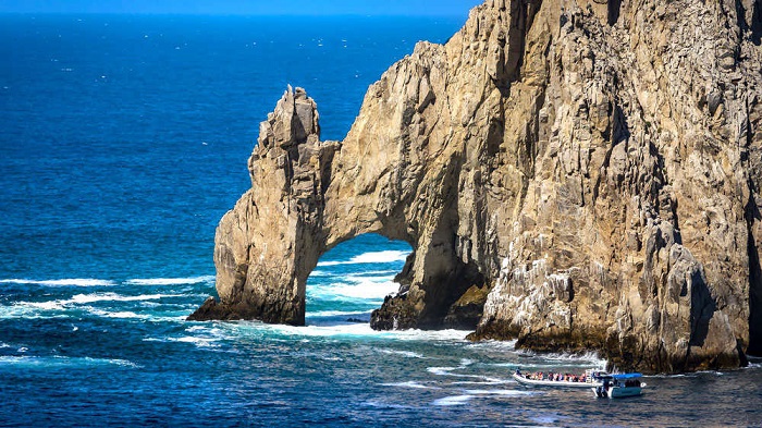 Cabo San Lucas được mệnh danh là “Thủy cung thế giới” và là một trong những điểm lặn biển nổi tiếng ở Mexico