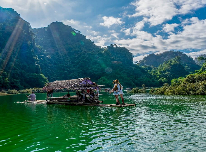 Khung cảnh nên thơ tại hồ Nong Dùng Lạng Sơn
