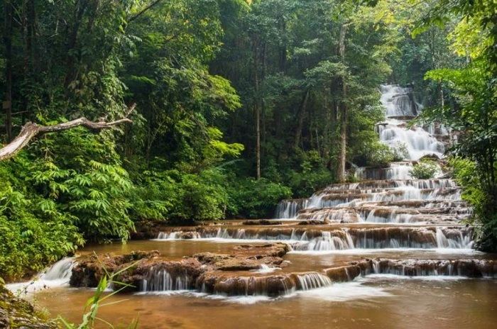 thác nước đẹp nhất Thái Lan  Pha Charoen
