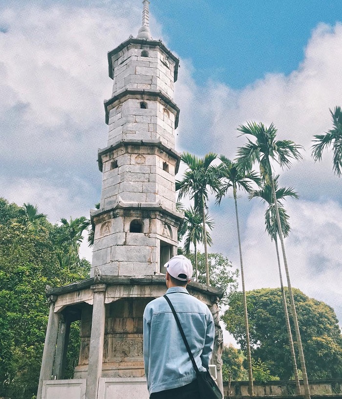 Tòa bảo tháp Báo Nghiêm bề thế, uy nghiêm trong khuôn viên chùa Bút Tháp Bắc Ninh