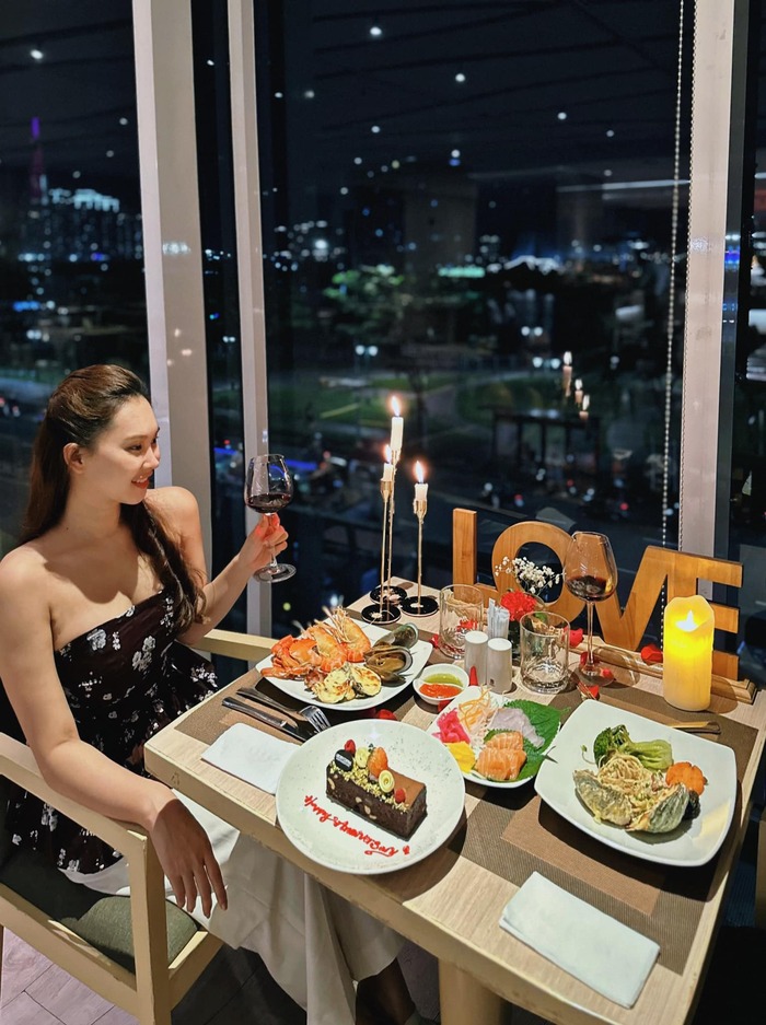 địa chỉ buffet ngon nổi tiếng ở TP HCM nằm trong khách sạn sang trọng