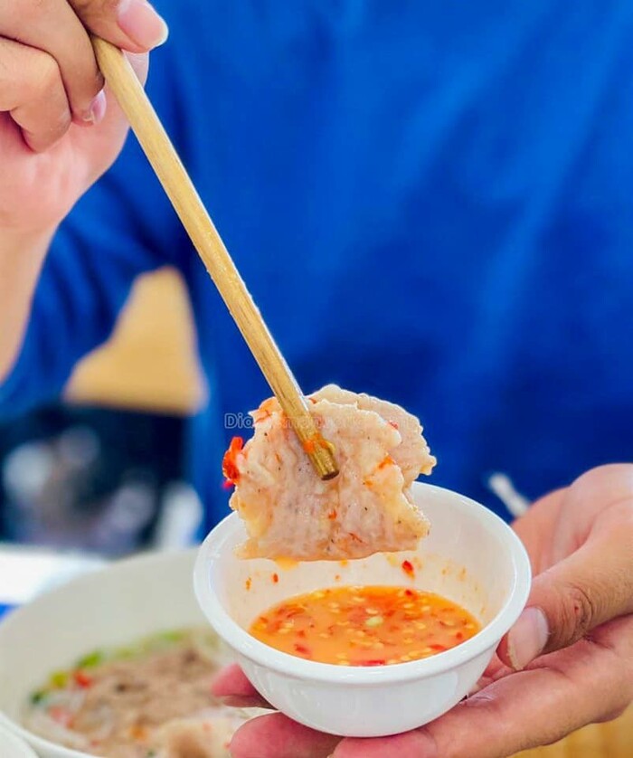 Quán bún quậy ngon nổi tiếng ở Phú Quốc - Bún quậy Thanh Hùng