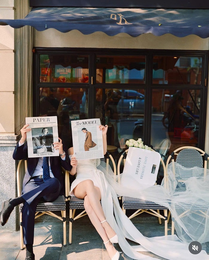 Ngay cả những góc bên ngoài quán cà phê sang trọng ở Quận Hoàn Kiếm Hà Nội cũng rất đẹp