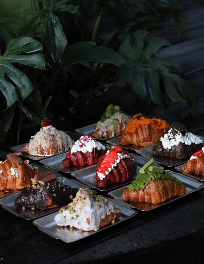 quán cafe trang trí Noel sớm ở TP HCM - Nhâm Cafe