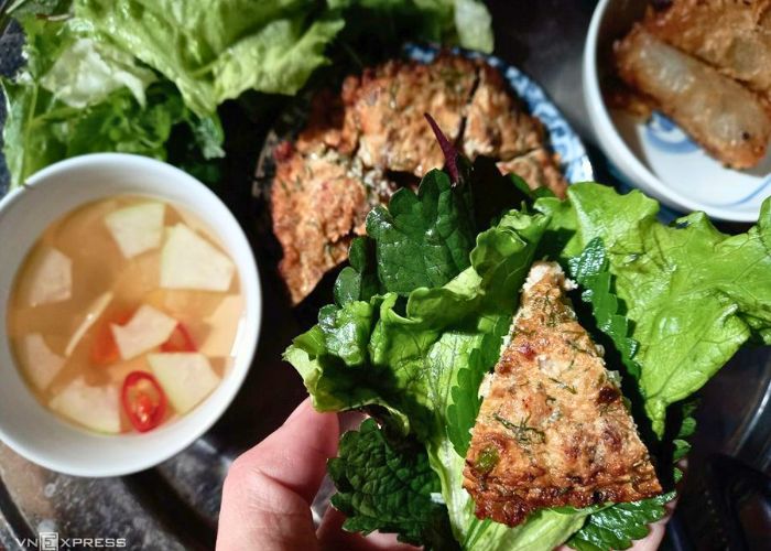 Món ngon mùa thu Hà Nội Chả Rươi 