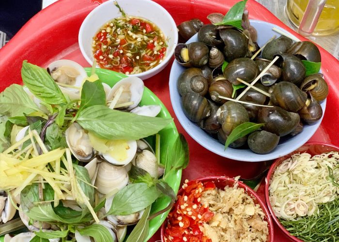 Món ngon mùa thu Hà Nội Ốc Nóng
