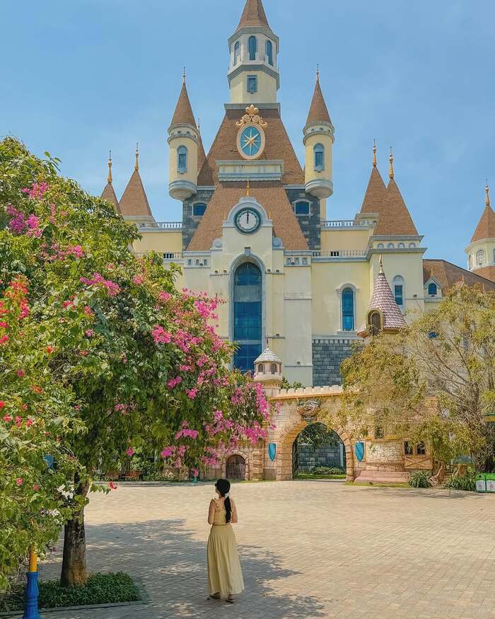 Đi du lịch Đà Nẵng hay Nha Trang hợp với gia đình hơn? So sánh hai điểm du lịch nổi tiếng