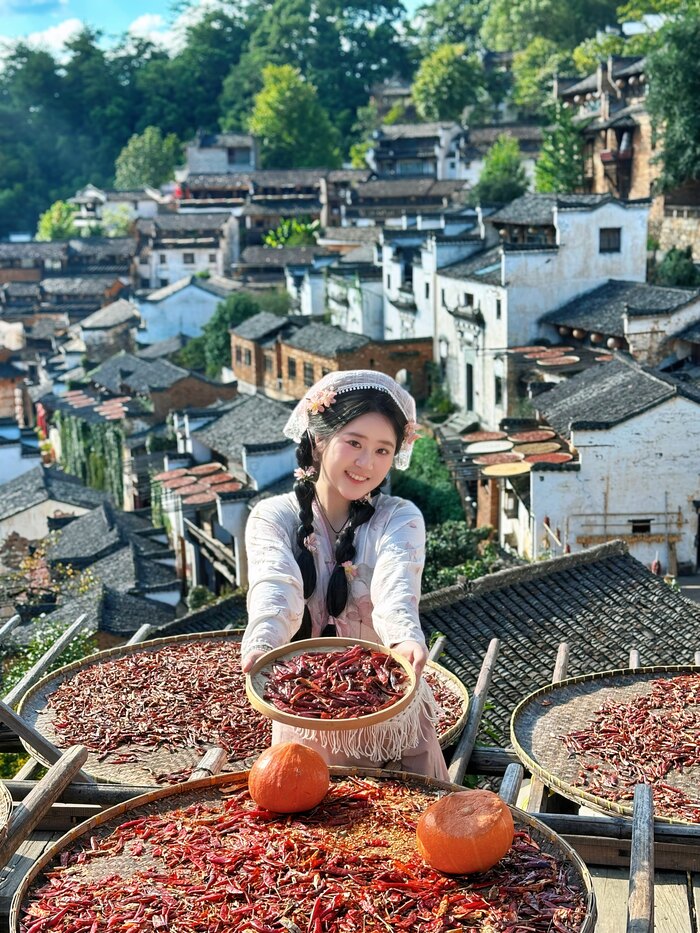 Tổng hợp địa điểm du lịch Trung Quốc mùa thu nổi tiếng - Làng Hoàng Lăng