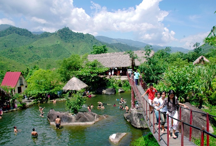 Khung cảnh thiên nhiên tuyệt đẹp tại điểm du lịch sinh thái ở Đà Nẵng