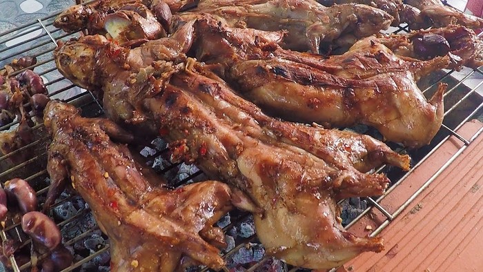 Chuột đồng, cá linh và các món đặc sản theo mùa