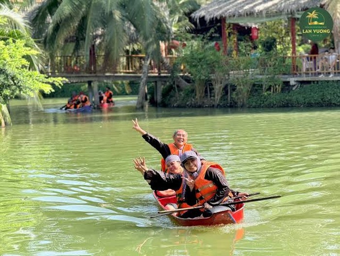 Khu du lịch văn hóa thể thao Lan Vương