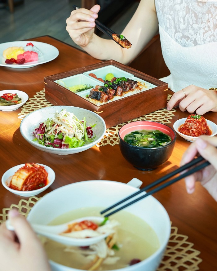 3 Spoons Restaurant là nhà hàng đẹp ở Hà Nội cho 20/10 mang đến trải nghiệm ẩm thực đặc sắc