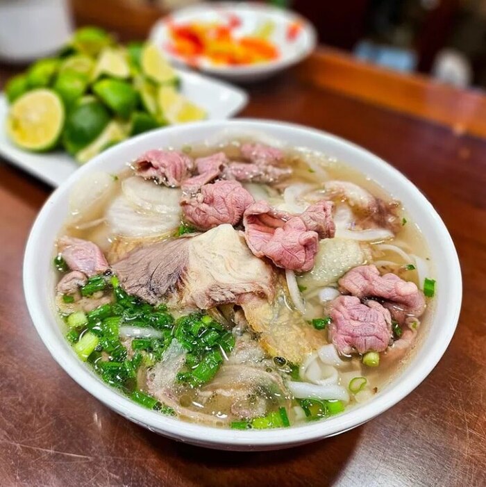So sánh du lịch Hà Nội và TP Hồ Chí Minh chi tiết - Ẩm thực