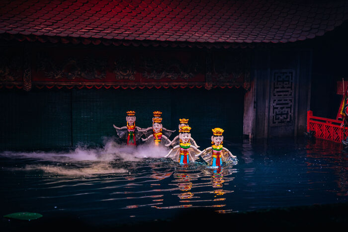 So sánh du lịch Hà Nội và TP Hồ Chí Minh chi tiết - Trải nghiệm tham quan/vui chơi