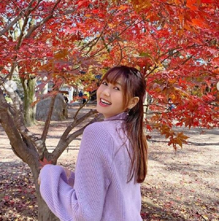 Hot girl Nhung Gumiho đẹp mong manh khi du lịch Hàn Quốc ngắm lá vàng 