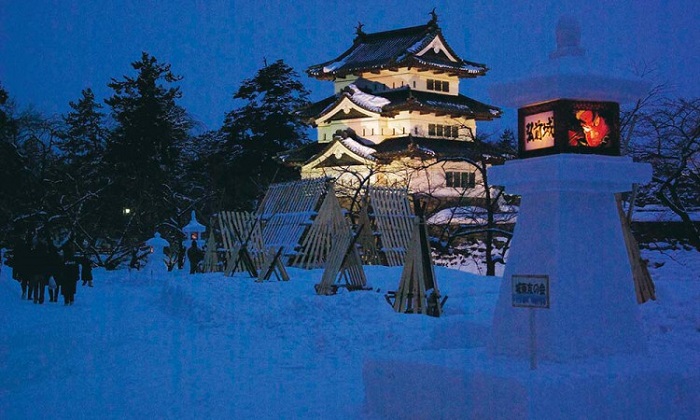 du lịch Tohoku lâu đài Hirosaki 2