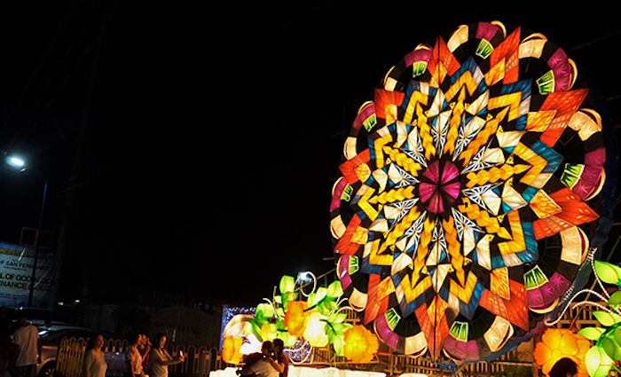 lễ hội đèn lồng Giant Lantern