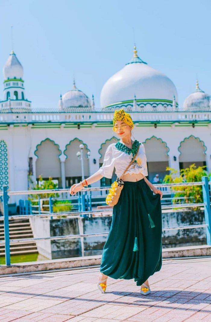 Ngỡ lạc vào ‘xứ nghin lẻ một đêm’ tại Thánh đường Hồi giáo Masjid Jamiul Azhar tuyệt đẹp tại An Giang